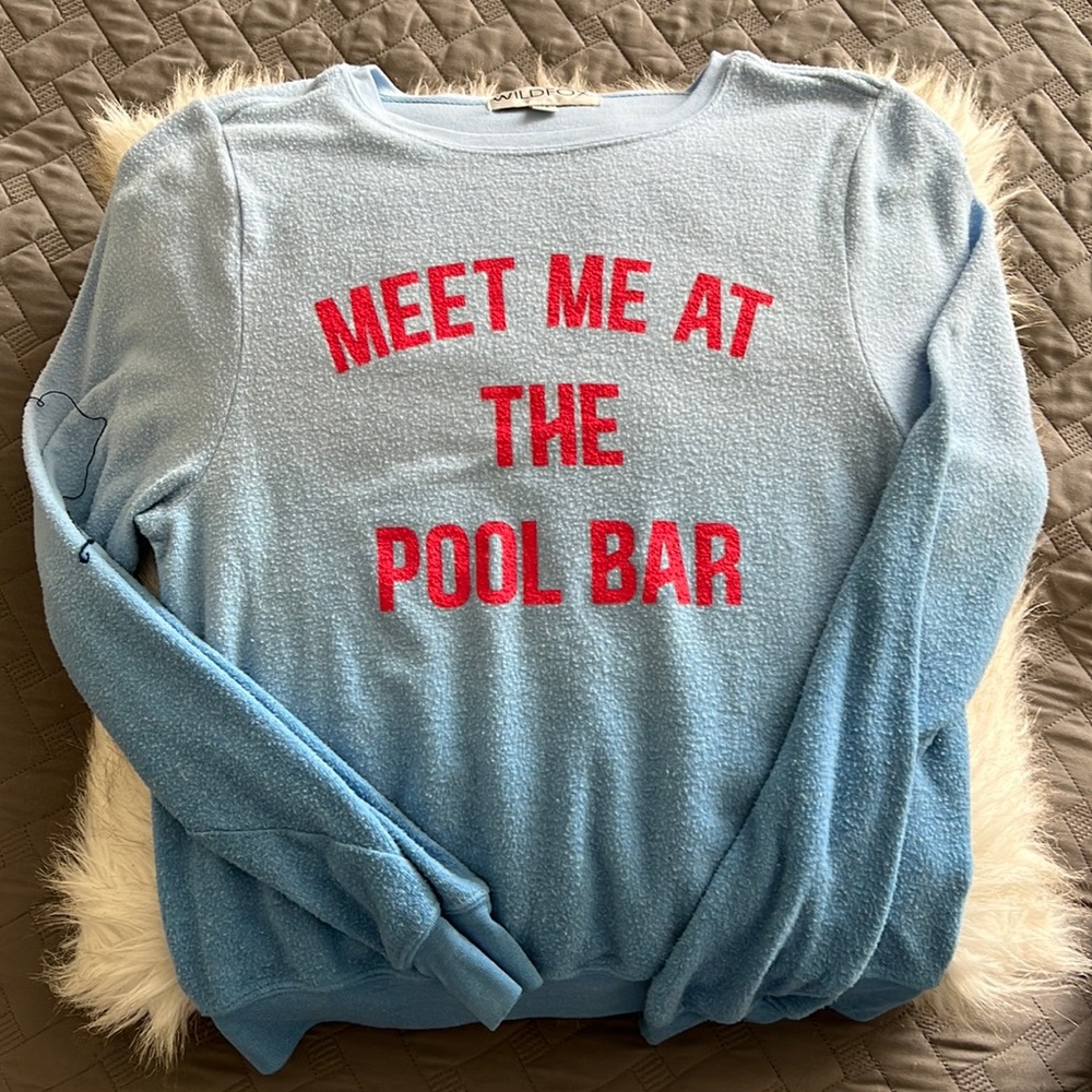 Wildfox sweatshirt size extra small worn once baggy beach jumper style